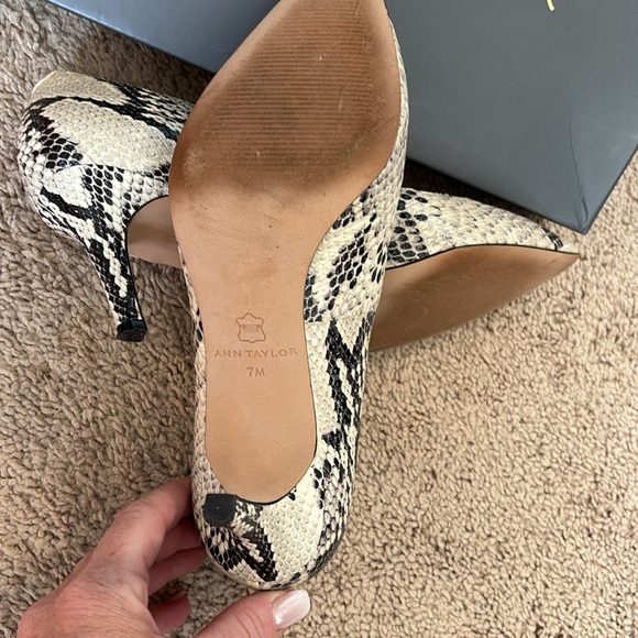 Ann Taylor heels - Picture 2 of 5